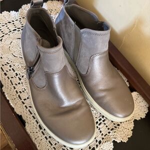 Ecco Men's Taupe Leather Boots
